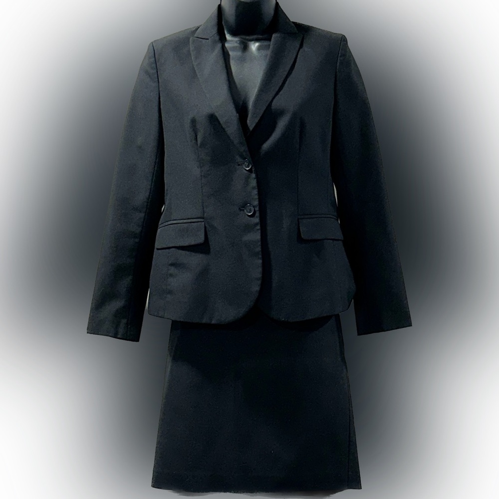 Ann Taylor Two Piece Suit, Blazer and Skirt, 4P